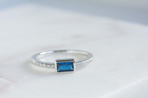 CUSHION CUT BLUE SAPPHIRE RING